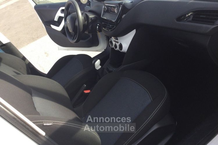 Peugeot 208 1.2 LIKE - <small></small> 8.990 € <small>TTC</small> - #20