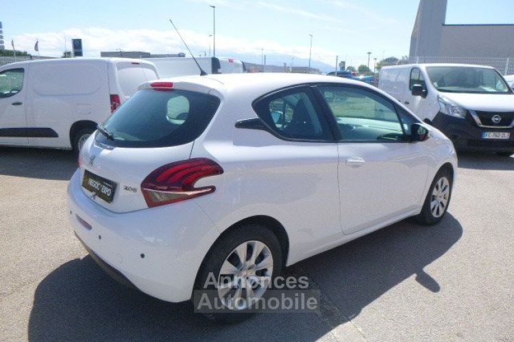 Peugeot 208 1.2 PTEC Like - <small></small> 8.990 € <small>TTC</small> - #2