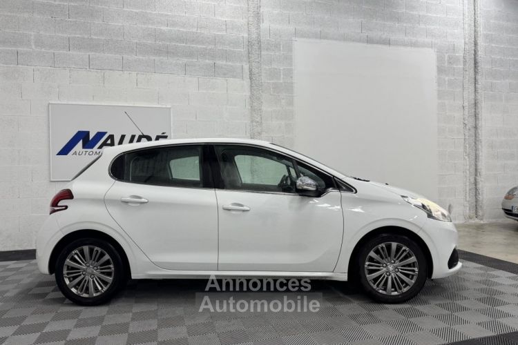 Peugeot 208 1.2 Pure Tech 110 CH  ALLURE - <small></small> 9.990 € <small>TTC</small> - #8