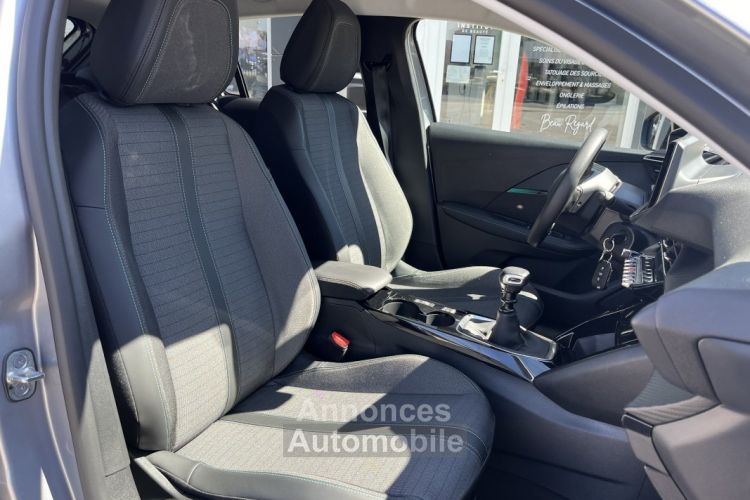 Peugeot 208 1.2 PureTech 100 ch ALLURE PACK BVM6 - NAVIGATION 3D CONNECTEE - <small></small> 18.990 € <small>TTC</small> - #13