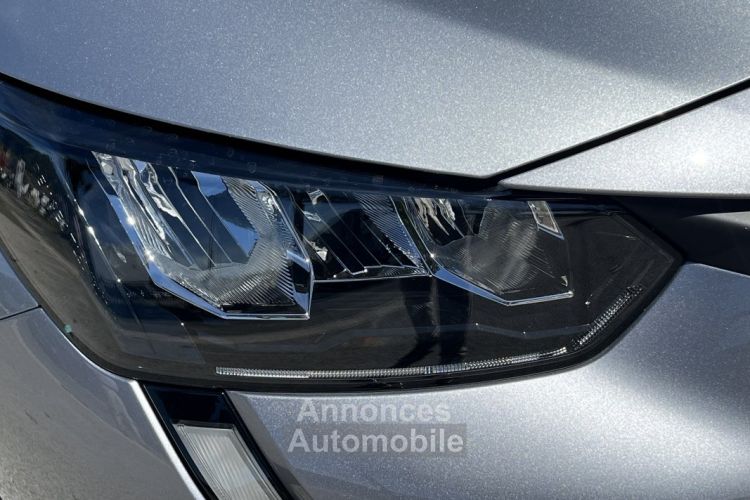 Peugeot 208 1.2 PureTech 100 ch ALLURE PACK BVM6 - NAVIGATION 3D CONNECTEE - <small></small> 18.990 € <small>TTC</small> - #25