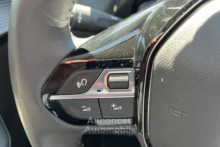 Peugeot 208 1.2 PureTech 100 ch ALLURE PACK BVM6 - NAVIGATION 3D CONNECTEE - <small></small> 18.990 € <small>TTC</small> - #27