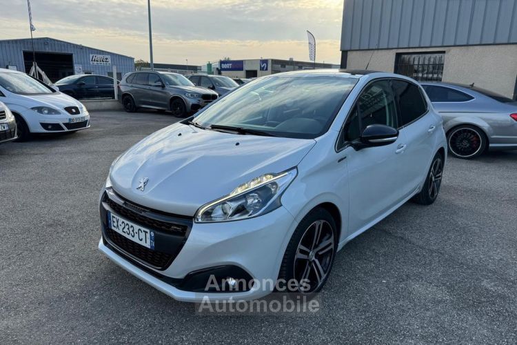 Peugeot 208 1.2 puretech 110 ch gt line -toit pano -camera-xenon- balnc nacrer - <small></small> 8.990 € <small>TTC</small> - #2