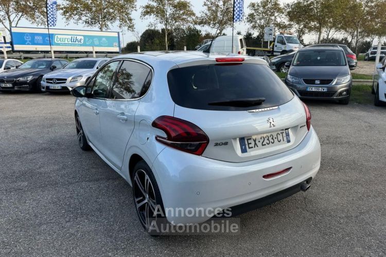 Peugeot 208 1.2 puretech 110 ch gt line -toit pano -camera-xenon- balnc nacrer - <small></small> 8.990 € <small>TTC</small> - #4