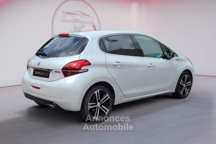 Peugeot 208 1.2 PureTech 110 ch SS EAT6 GT Line - ENTRETIEN - <small></small> 12.990 € <small>TTC</small> - #18