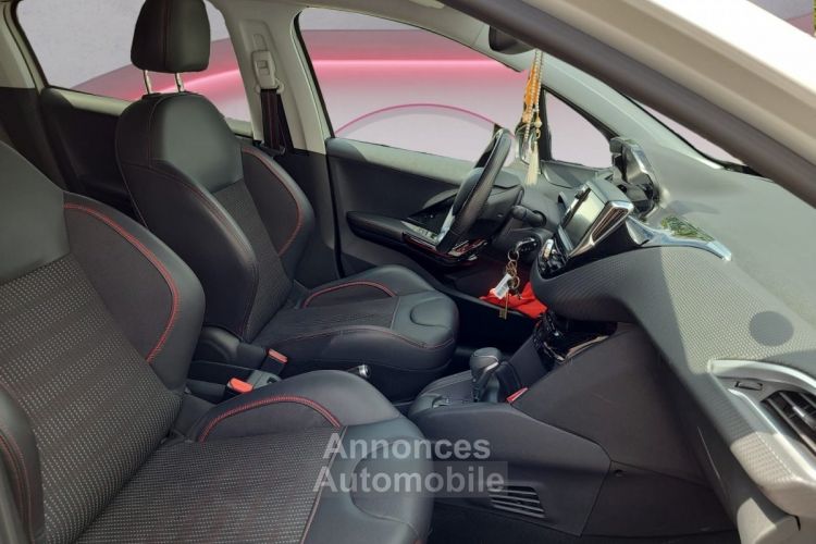 Peugeot 208 1.2 PureTech 110 ch SS EAT6 GT Line - ENTRETIEN - <small></small> 12.990 € <small>TTC</small> - #23