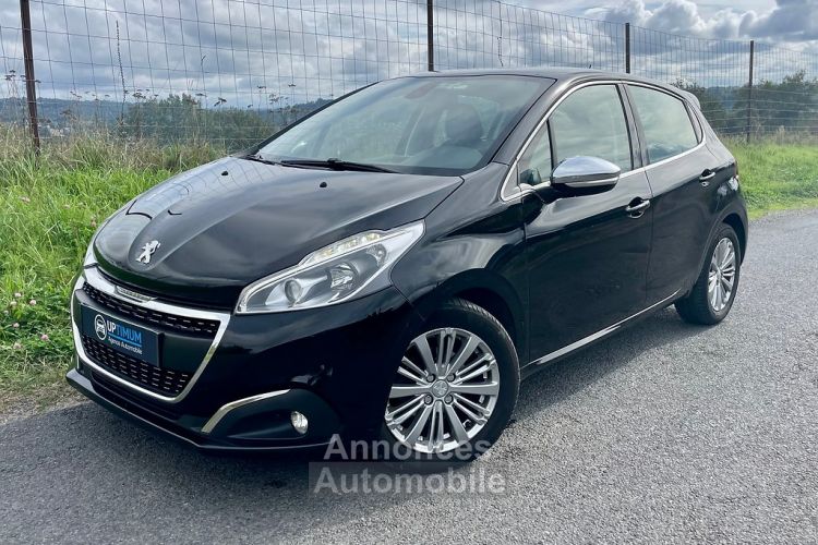 Peugeot 208 1.2 PURETECH 110ch ALLURE - <small></small> 8.490 € <small>TTC</small> - #1