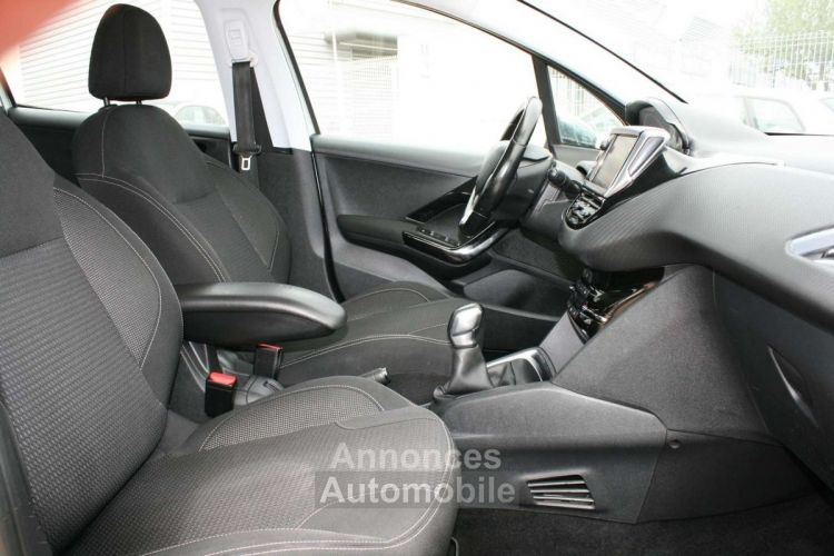 Peugeot 208 1.2 PURETECH 110CH ALLURE S&S 5P - <small></small> 8.990 € <small>TTC</small> - #8