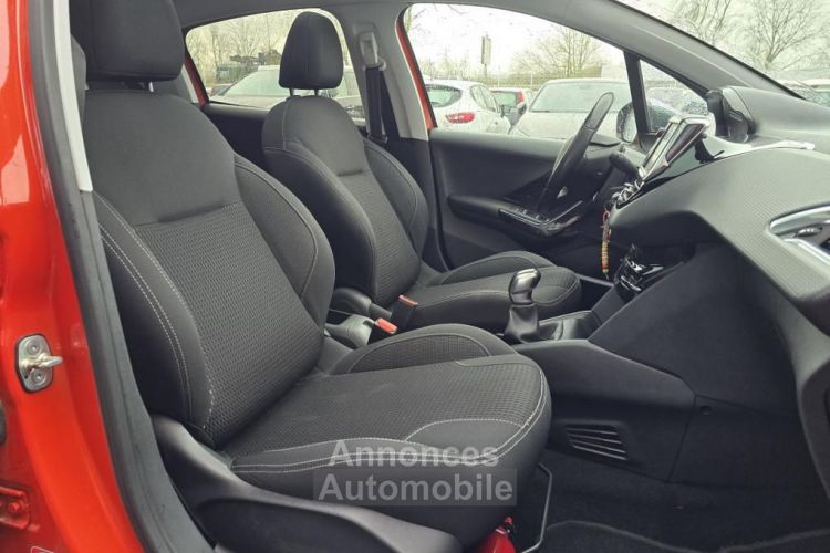 Peugeot 208 1.2 PURETECH 110ch DISTRI OK-JBL-TOIT PANO-CAMERA - <small></small> 5.990 € <small>TTC</small> - #12