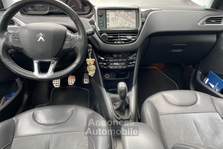 Peugeot 208 1.2 puretech 110ch feline avec toit panoramique camera navigation sieges cuir-alcantara - <small></small> 7.990 € <small>TTC</small> - #9