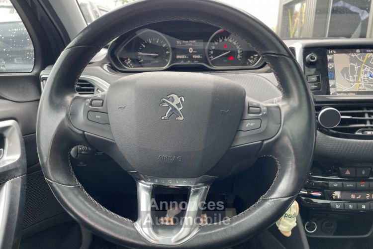 Peugeot 208 1.2 puretech 110ch feline avec toit panoramique camera navigation sieges cuir-alcantara - <small></small> 7.990 € <small>TTC</small> - #10