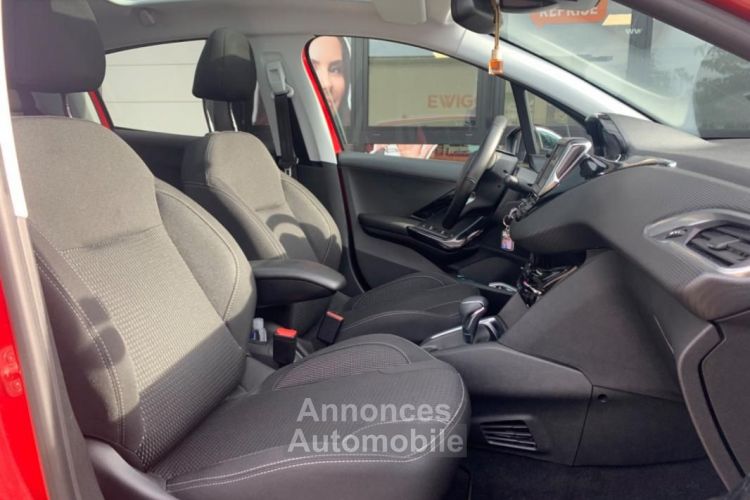 Peugeot 208 1.2 puretech 110CH TECH EDITION CARPLAY + CAMÉRA DE RECUL - <small></small> 12.900 € <small>TTC</small> - #14