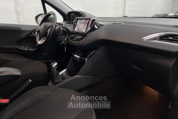 Peugeot 208 1.2 PureTech 82 CH ALLURE - MOTEUR NEUF - <small></small> 7.490 € <small>TTC</small> - #15