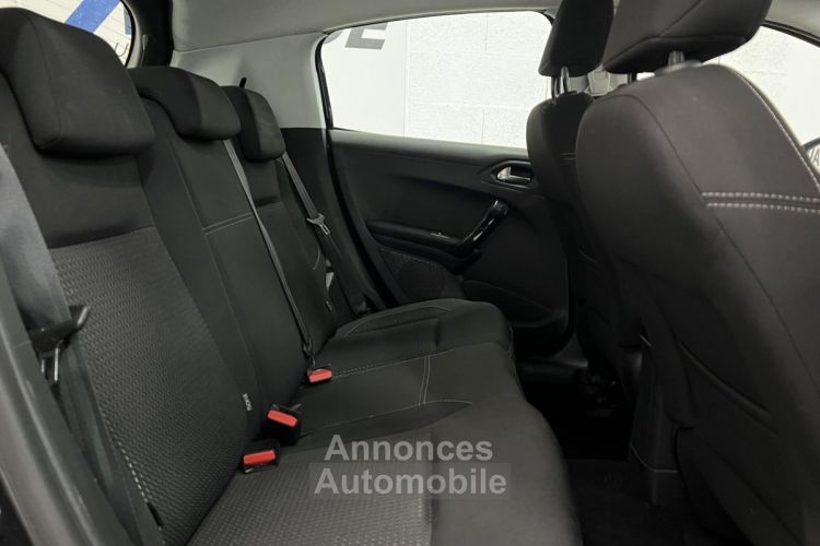 Peugeot 208 1.2 PureTech 82 CH ALLURE - MOTEUR NEUF - <small></small> 7.490 € <small>TTC</small> - #17