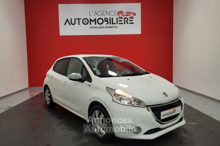 Peugeot 208 1.2 PURETECH 82 STYLE + DISTRIBUTION OK - <small></small> 7.390 € <small>TTC</small> - #1