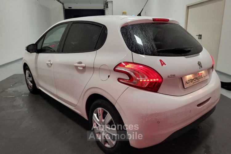 Peugeot 208 1.2 PURETECH 82 STYLE + DISTRIBUTION OK - <small></small> 7.390 € <small>TTC</small> - #5