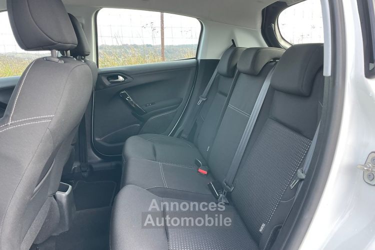 Peugeot 208 1.2 PURETECH 82ch ALLURE - <small></small> 7.990 € <small>TTC</small> - #11