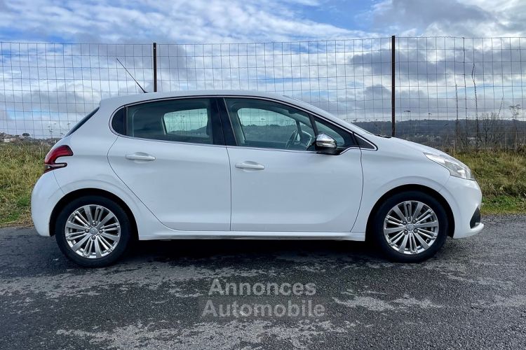 Peugeot 208 1.2 PURETECH 82ch ALLURE - <small></small> 7.990 € <small>TTC</small> - #14