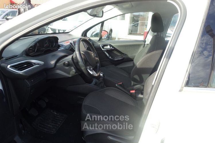 Peugeot 208 1.2 PURETECH 82CH E6.C ALLURE 5P - <small></small> 9.990 € <small>TTC</small> - #9