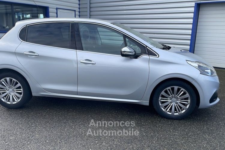 Peugeot 208 1.2 PURETECH 82CH E6.C ALLURE 5P - <small></small> 9.990 € <small>TTC</small> - #5