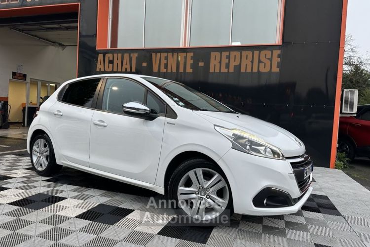 Peugeot 208 1.2 PURETECH 82CH STYLE 5P - <small></small> 6.990 € <small>TTC</small> - #1