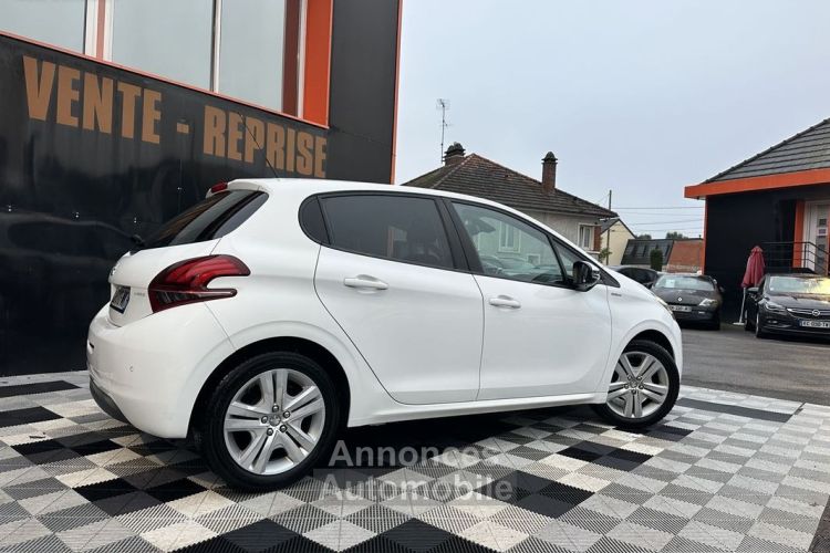 Peugeot 208 1.2 PURETECH 82CH STYLE 5P - <small></small> 6.990 € <small>TTC</small> - #3