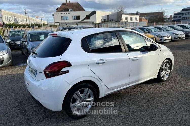 Peugeot 208 1.2 PURETECH 82CH STYLE 5P - <small></small> 6.990 € <small>TTC</small> - #3