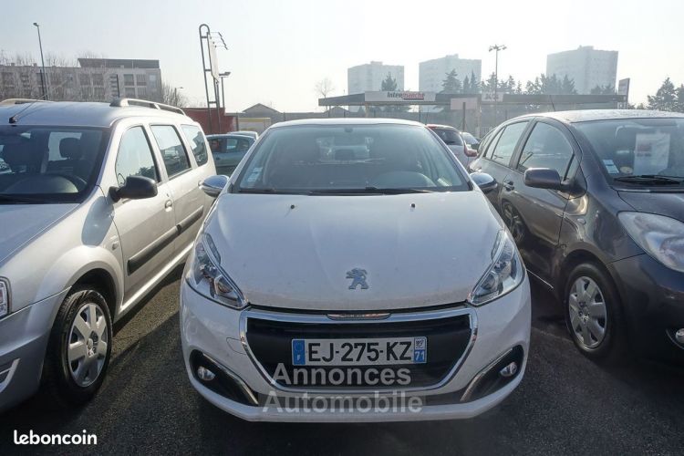 Peugeot 208 1.2 PURETECH 82CH STYLE 5P - <small></small> 7.990 € <small>TTC</small> - #1