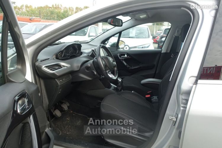 Peugeot 208 1.2 PURETECH 82CH TECH EDITION 5P - <small></small> 10.290 € <small>TTC</small> - #9