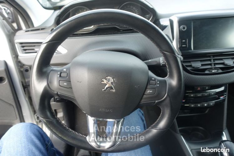 Peugeot 208 1.2 PURETECH 82CH TECH EDITION 5P - <small></small> 10.290 € <small>TTC</small> - #10