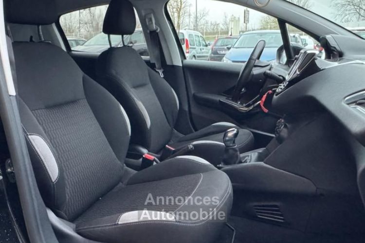 Peugeot 208 1.2 PURETECH STYLE 82ch Boitier Bio Ethanol-Distribution changée - <small></small> 5.800 € <small>TTC</small> - #12