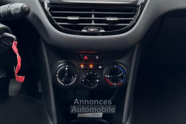 Peugeot 208 1.2 PURETECH STYLE 82ch Boitier Bio Ethanol-Distribution changée - <small></small> 5.800 € <small>TTC</small> - #14