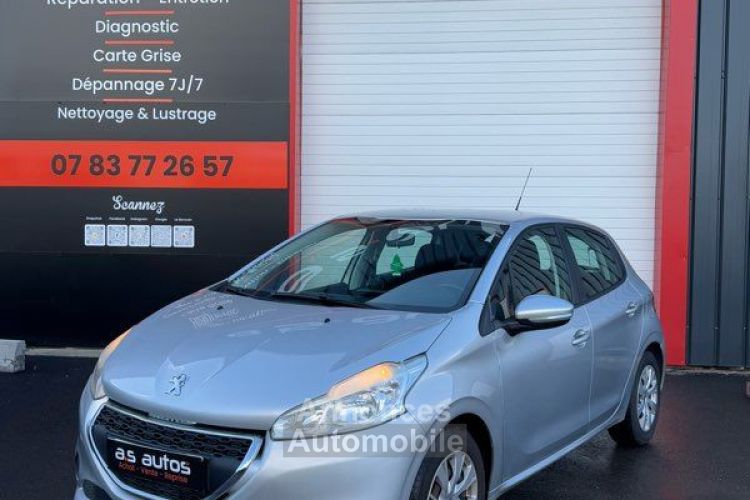 Peugeot 208 1.2 VTI 82 essence crit’air 1 moteur refait à neuf- Clim- gps écran tactile régulateur- fermeture centralisée garantie reprise - <small></small> 5.590 € <small>TTC</small> - #1