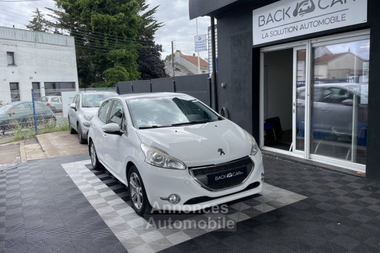 Peugeot 208 1.2 VTi 82ch BVM5 Allure - <small></small> 5.990 € <small>TTC</small> - #1