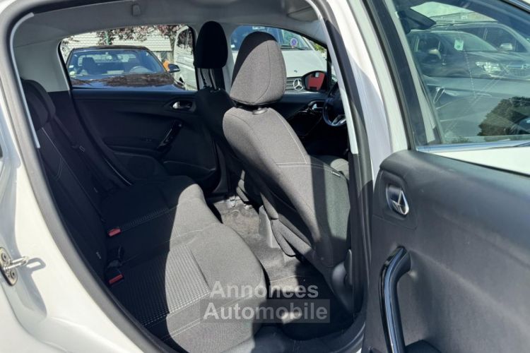 Peugeot 208 1.2i - 110 Allure PHASE 2 - <small></small> 6.990 € <small>TTC</small> - #12