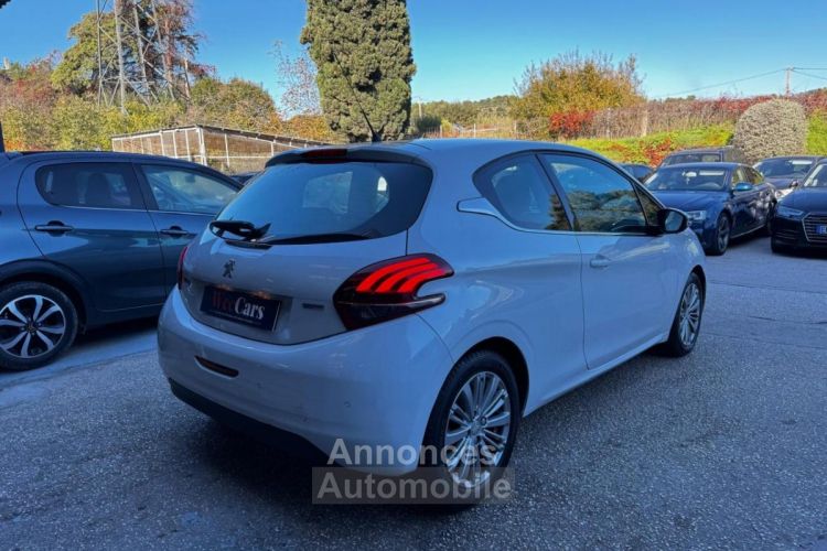 Peugeot 208 1.2i - 110 ch Allure - <small></small> 9.990 € <small>TTC</small> - #12