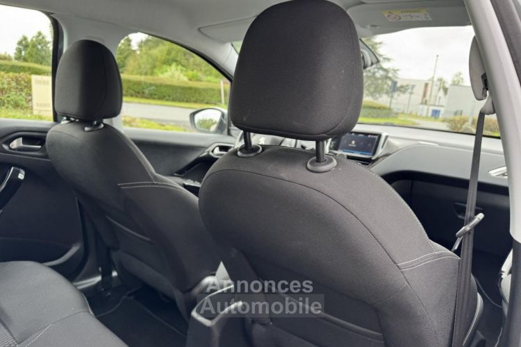 Peugeot 208 1.2i 82cv Allure - Garantie 12 mois - <small></small> 9.990 € <small>TTC</small> - #19