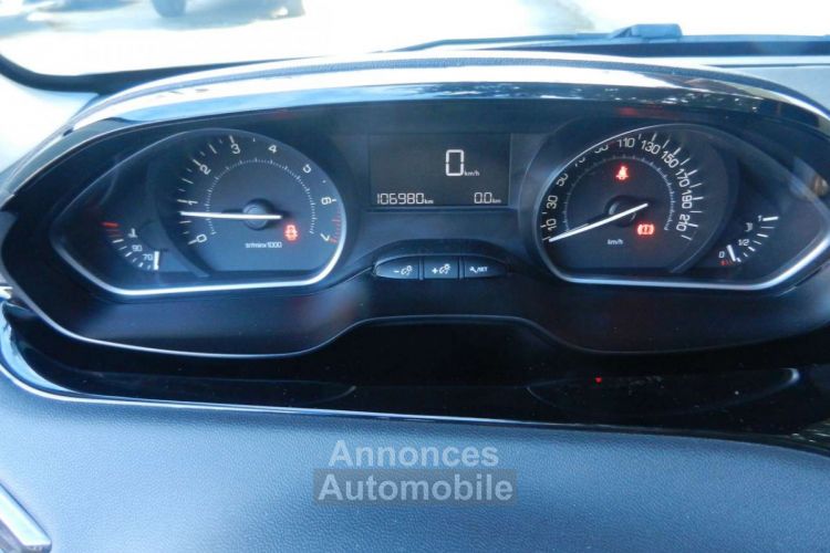 Peugeot 208 1.2i 82cv Style (Navigation pdc Bluetooth Clim) - <small></small> 7.850 € <small>TTC</small> - #13