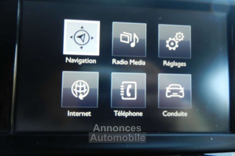 Peugeot 208 1.2i 82cv Style (Navigation pdc Bluetooth Clim) - <small></small> 7.850 € <small>TTC</small> - #15