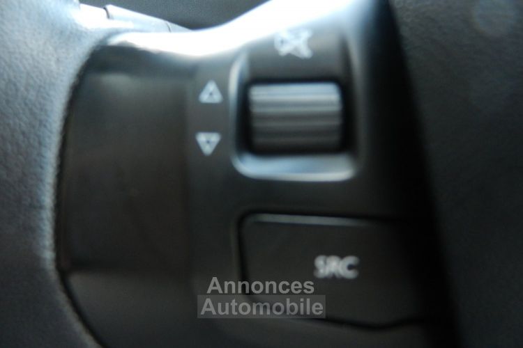 Peugeot 208 1.2i 82cv Style (Navigation pdc Bluetooth Clim) - <small></small> 7.850 € <small>TTC</small> - #18