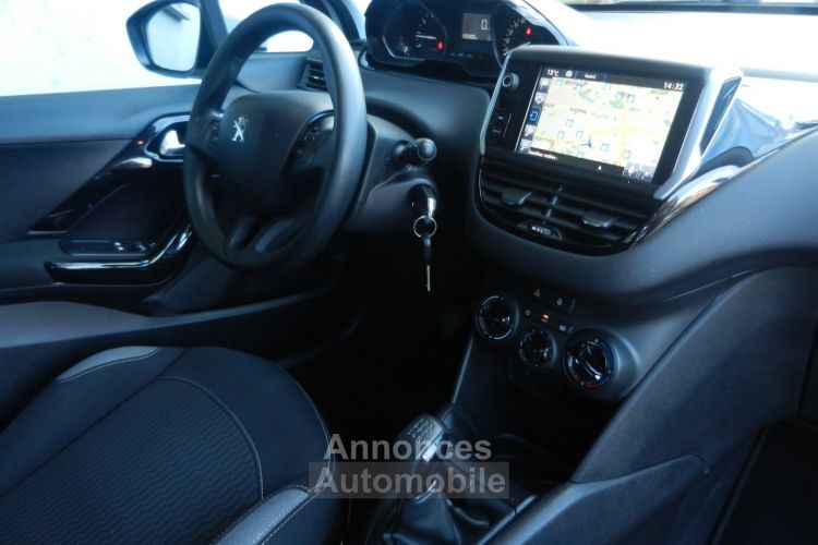 Peugeot 208 1.2i 82cv Style (Navigation pdc Bluetooth Clim) - <small></small> 7.850 € <small>TTC</small> - #19