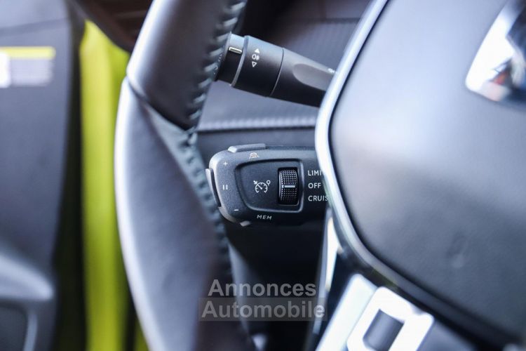 Peugeot 208 1.2i PureTech 100 Allure GPS CAMERA AVANT ET ARRIERE JAUNE AGUEDA - <small></small> 17.970 € <small></small> - #33