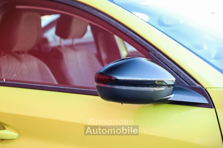 Peugeot 208 1.2i PureTech 100 Allure GPS CAMERA AVANT ET ARRIERE JAUNE AGUEDA - <small></small> 17.970 € <small></small> - #37