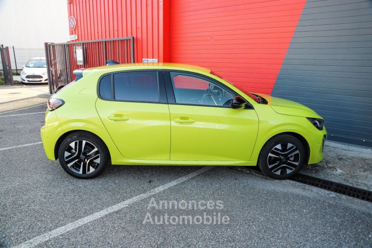 Peugeot 208 1.2i PureTech 100 Allure GPS CAMERA AVANT ET ARRIERE JAUNE AGUEDA - <small></small> 17.970 € <small></small> - #24