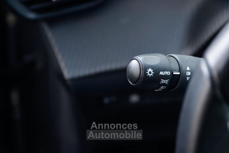 Peugeot 208 1.2i PureTech 100 EAT8 Active FRANCAISE GPS CARPLAY RADAR ARR BOITE AUTOMATIQUE - <small></small> 16.980 € <small>TTC</small> - #14