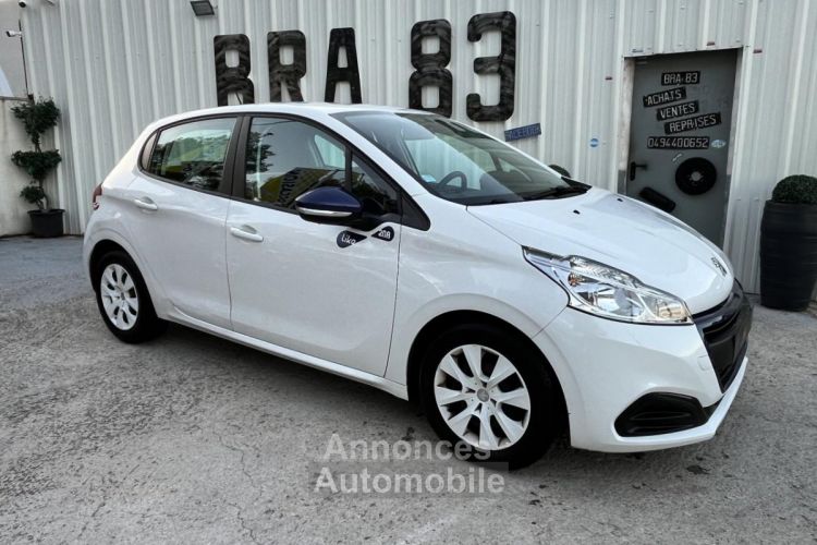 Peugeot 208 1.2i PureTech 12V - 68 BERLINE Like PHASE 2 - <small></small> 7.990 € <small>TTC</small> - #1