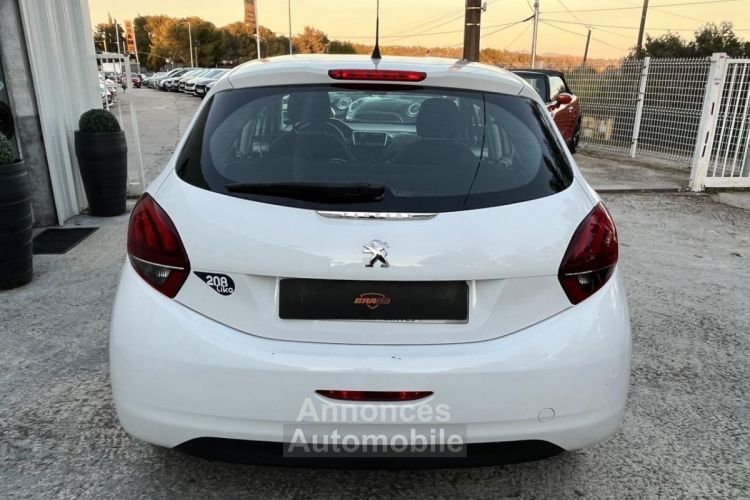 Peugeot 208 1.2i PureTech 12V - 68 BERLINE Like PHASE 2 - <small></small> 7.990 € <small>TTC</small> - #5