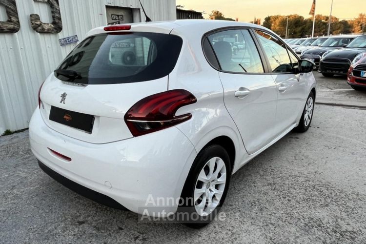 Peugeot 208 1.2i PureTech 12V - 68 BERLINE Like PHASE 2 - <small></small> 7.990 € <small>TTC</small> - #6