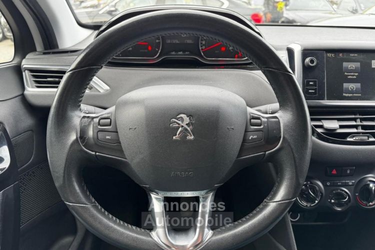 Peugeot 208 1.2i PureTech 12V - 82 BERLINE Style PHASE 1 - <small></small> 7.490 € <small>TTC</small> - #6