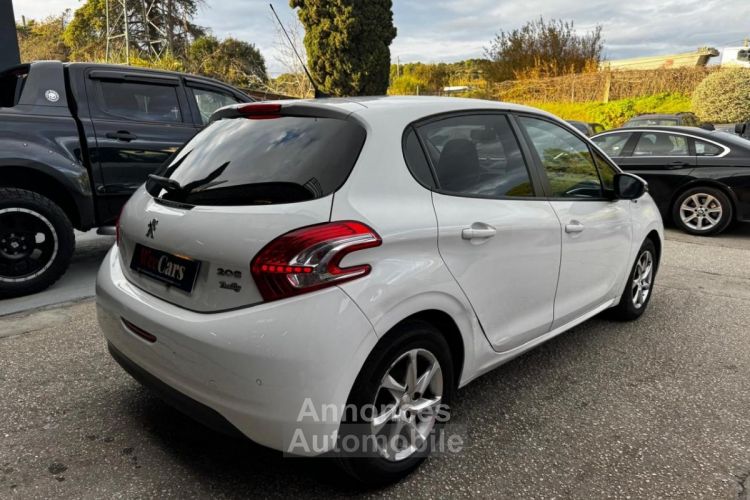 Peugeot 208 1.2i PureTech 12V - 82 BERLINE Style PHASE 1 - <small></small> 7.490 € <small>TTC</small> - #12